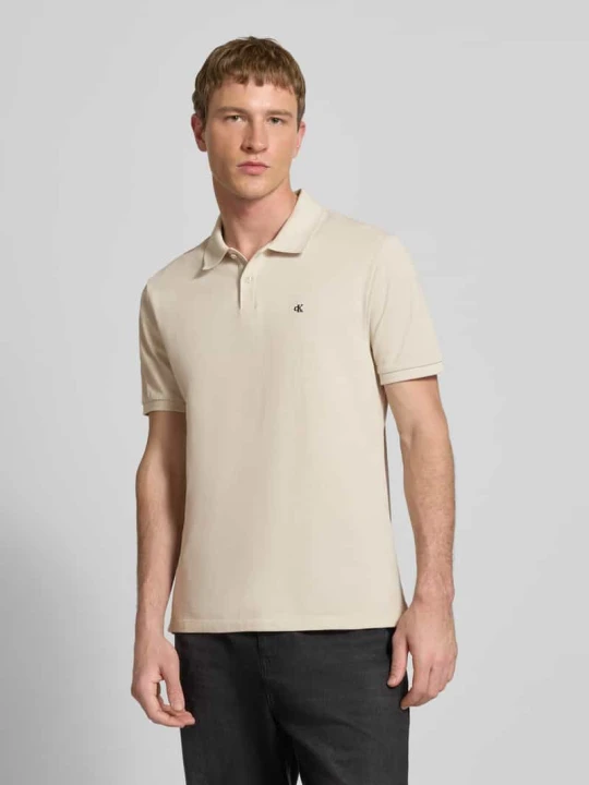 Zdjęcie produktu Koszulka polo o kroju straight fit z wyhaftowanym logo Calvin Klein Jeans Piaskowy