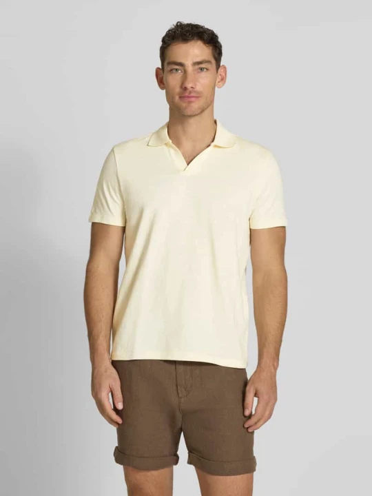 Zdjęcie produktu Koszulka polo w kroju slim fit z dekoltem w serek MCNEAL Écru