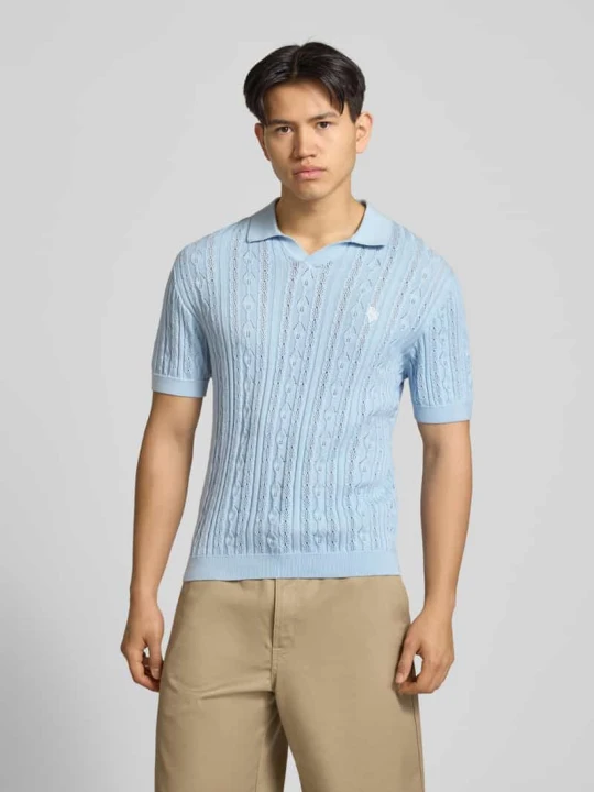 Zdjęcie produktu Koszulka polo z dzianiny o kroju slim fit z wyhaftowanym logo REVIEW Jasnoniebieski