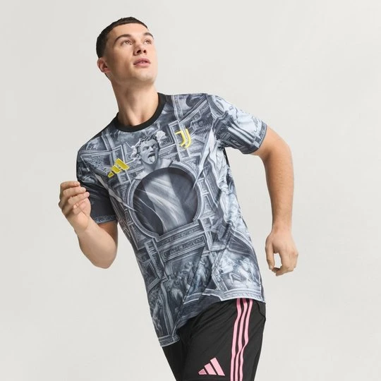 Zdjęcie produktu KOSZULKA ROZGRZEWKOWA JUVENTUS 25 / 26 Adidas czarny