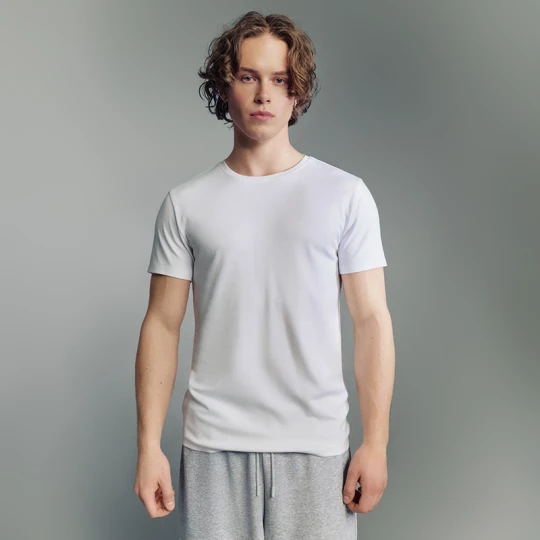 Zdjęcie produktu Koszulka slim fit basic z okrągłym dekoltem biała House