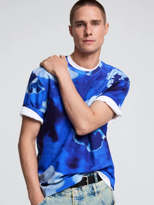 Zdjęcie produktu Koszulka tie dye w kwiaty Desigual niebieski