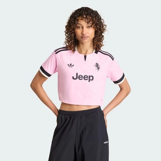 Zdjęcie produktu Koszulka wyjazdowa o skróconym fasonie Juventus 26 / 27 Adidas
