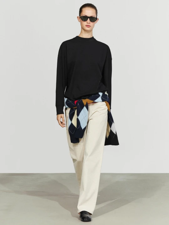 Zdjęcie produktu Koszulka Z Długim Rękawem I Okrągłym Dekoltem - Czarny - Massimo Dutti - Female