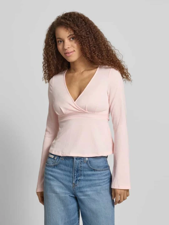 Zdjęcie produktu Koszulka z długim rękawem w optyce kopertowej w kroju regular fit model 'PELLY' Only Jasnoróżowy