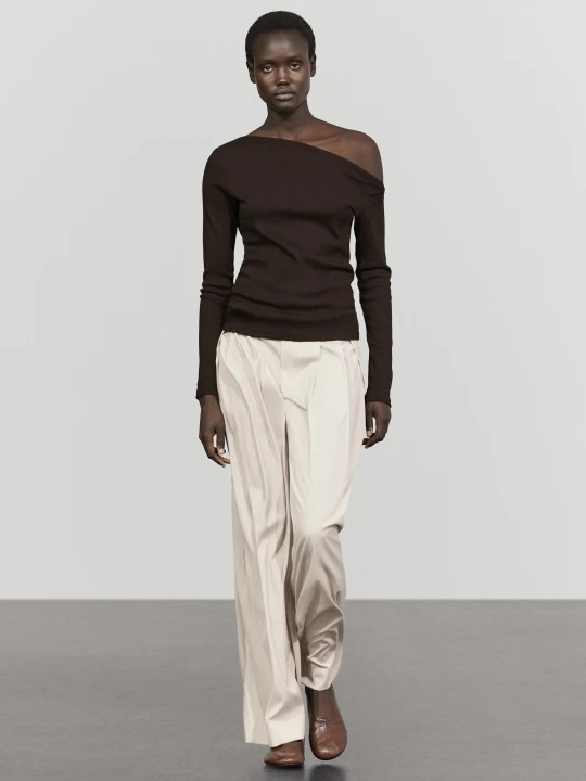 Zdjęcie produktu Koszulka Z Drapowanym Detalem Na Ramieniu - Brązowy - Massimo Dutti - Female