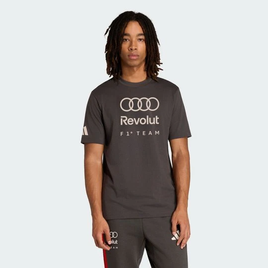 Zdjęcie produktu KOSZULKA Z GRAFIKĄ AUDI REVOLUT F1 TEAM DNA Adidas Utility Black