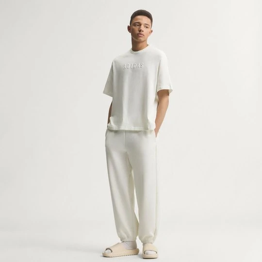Zdjęcie produktu KOSZULKA Z GRAFIKĄ SOFT LUX Adidas Off White