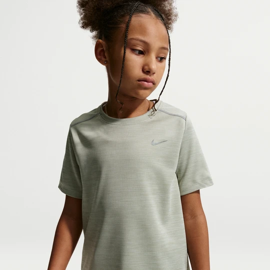 Zdjęcie produktu Koszulka z krótkim rękawem dla dużych dzieci Dri-FIT Nike Miler - Zieleń