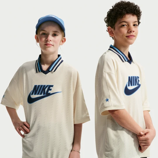 Zdjęcie produktu Koszulka z krótkim rękawem dla dużych dzieci Nike - Brązowy