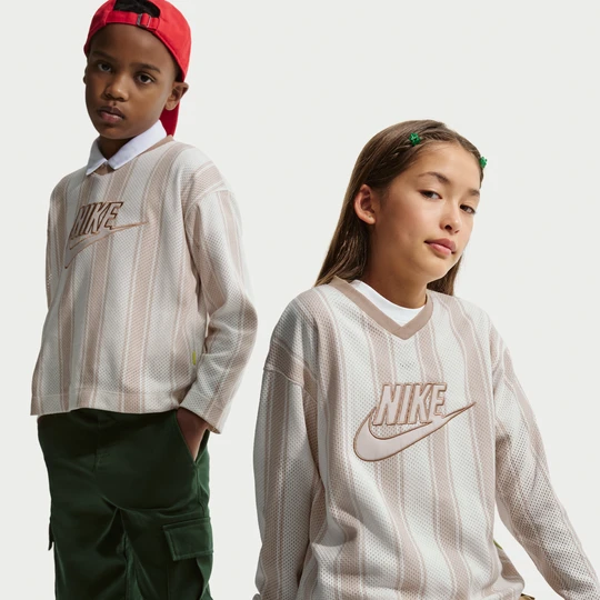 Zdjęcie produktu Koszulka z siateczki z długim rękawem dla dużych dzieci Nike Collection - Brązowy