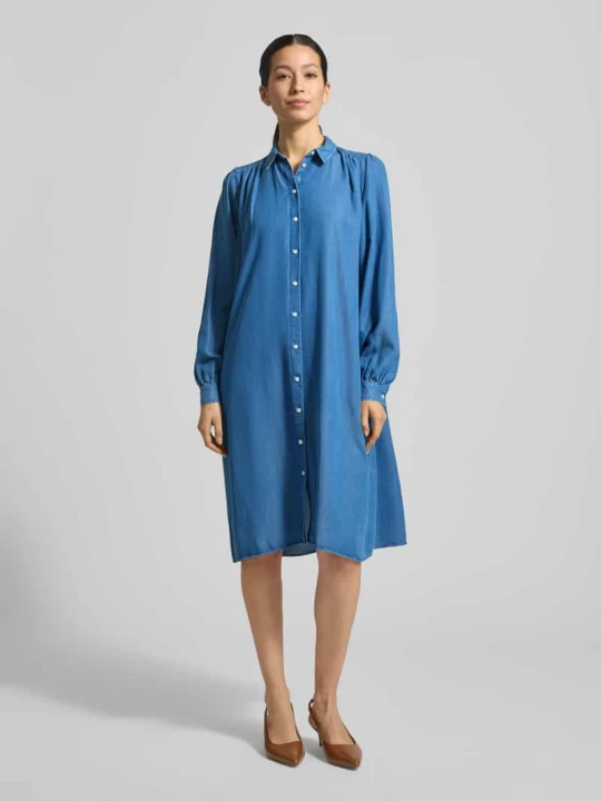 Zdjęcie produktu Koszulowa sukienka o długości do kolan w stylistyce denimu Smith & Soul Niebieski