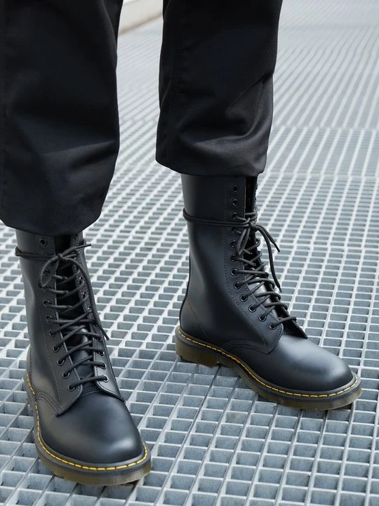 Zdjęcie produktu Kozaki sznurowane Dr. Martens czarny