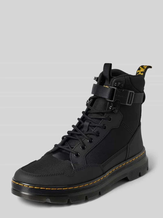 Zdjęcie produktu Kozaki z mieszanki skóry z regulowaną sprzączką Dr. Martens Czarny