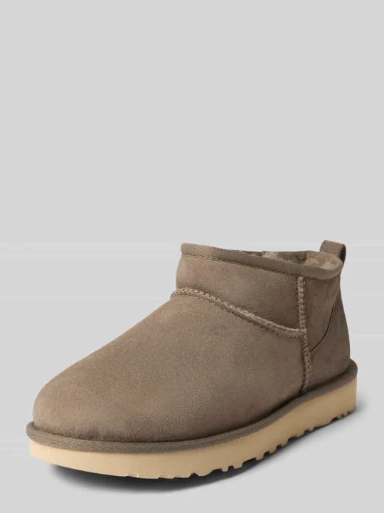 Zdjęcie produktu Kozaki ze skóry z naszywką z logo model 'CLASSIC ULTRA MINI' UGG Oliwkowy