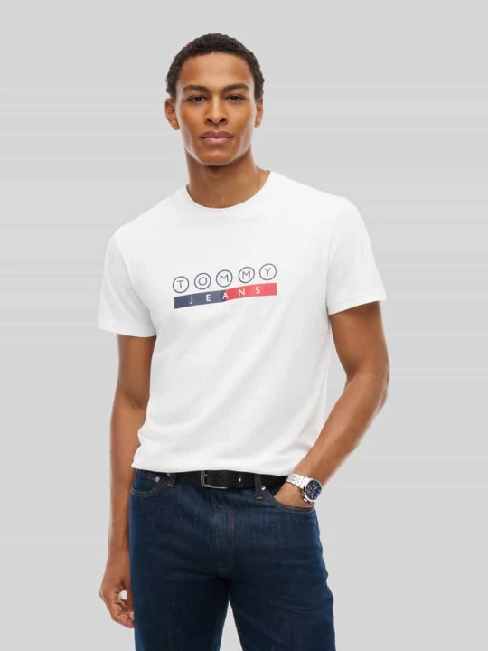 Zdjęcie produktu krój regular fit t-shirt z czystej bawełny z nadruk z logo Tommy Jeans Écru