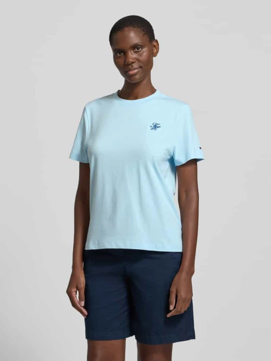 Zdjęcie produktu krój regular fit t-shirt z mieszanki bawełny Tommy Hilfiger Jasnoniebieski