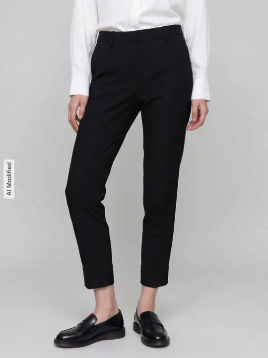 Zdjęcie produktu krój regular fit Wąskie spodnie z domieszką mieszanki wiskozy i bawełny model 'KRYSTAL' CAMBIO Czarny