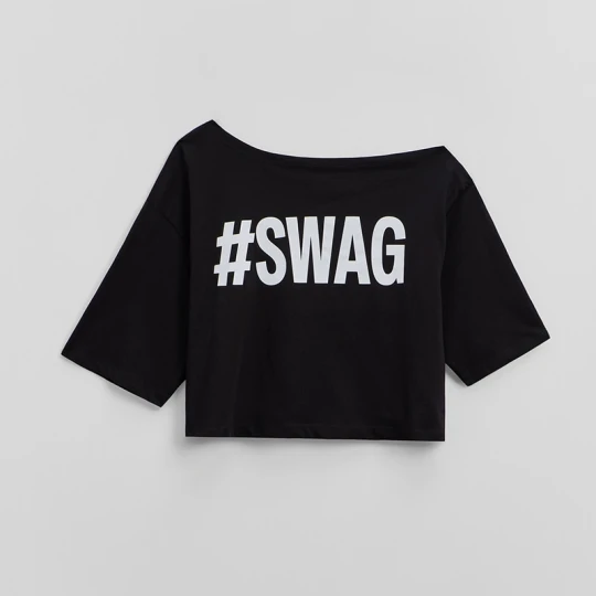Zdjęcie produktu Krótka czarna koszulka z napisem SWAG House