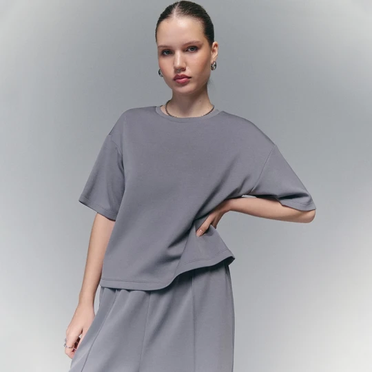 Zdjęcie produktu Krótka koszulka loose fit basic z modalem w składzie szara House