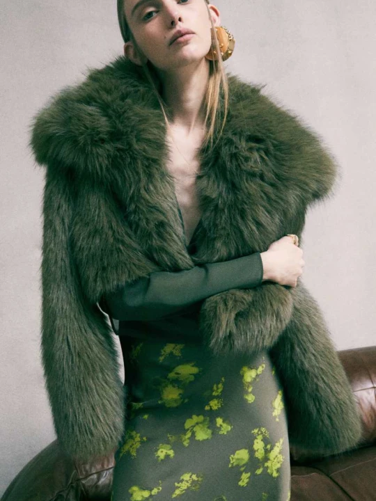 Zdjęcie produktu Krótka kurtka typu fluffy Patrizia Pepe zielony
