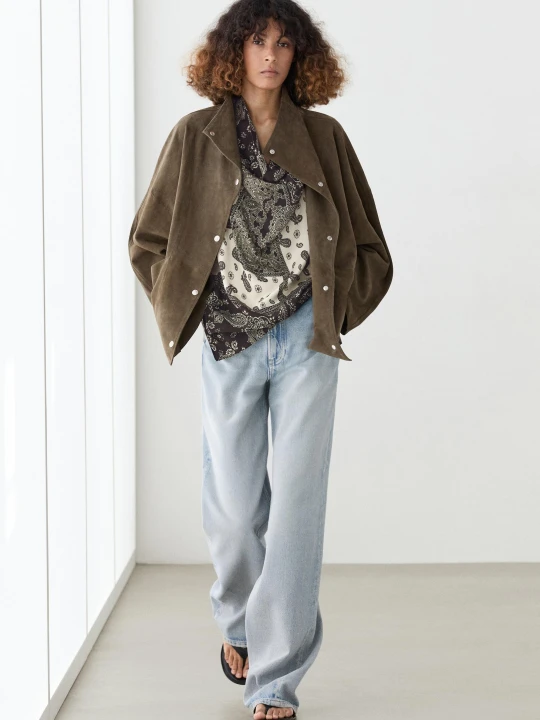 Zdjęcie produktu Krótka Parka Z Guzikami Z Zamszowej Skóry - Khaki - - Massimo Dutti - Female