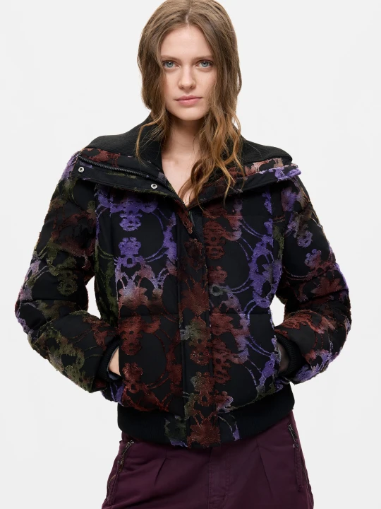 Zdjęcie produktu Krótki pikowany płaszcz flokowany Desigual czarny
