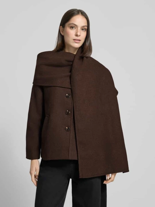 Zdjęcie produktu krótki płaszcz o kroju regular fit z szalowym kołnierzem model 'UNALAURA' Vero Moda Czekoladowy