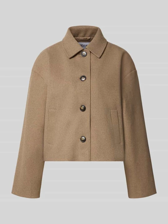 Zdjęcie produktu Krótki płaszcz o luźnym kroju z wykładanym kołnierzem model 'AYA' Pieces Beżowy