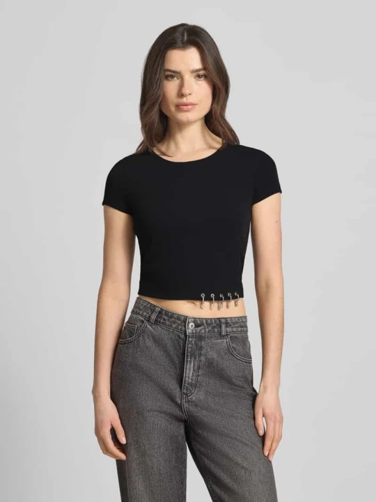 Zdjęcie produktu Krótki T-shirt z zawieszkami z logo model 'Elisabette' Guess Czarny