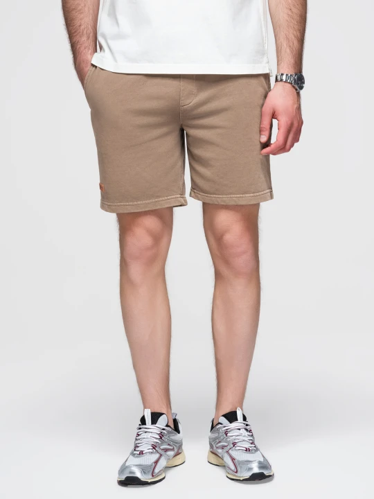 Zdjęcie produktu Krótkie spodenki męskie dresowe RELAXED FIT w stylu athleisure – jasnobrązowe V2 Ombre Clothing jasnobrązowy