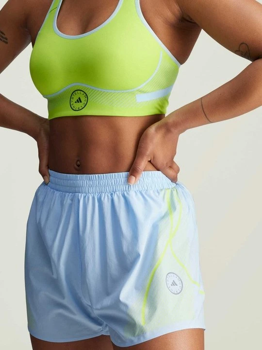 Zdjęcie produktu Krótkie spodenki sportowe Adidas by Stella McCartney niebieski