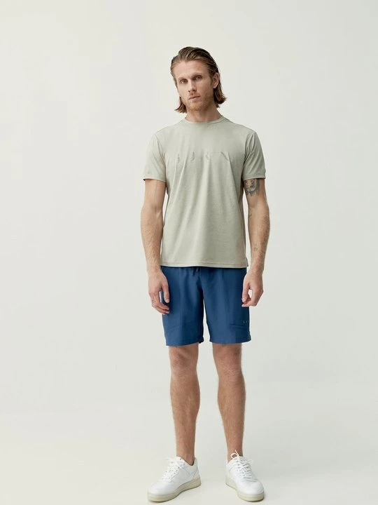 Zdjęcie produktu Krótkie spodenki sportowe Born Living Yoga ciemnoniebieski