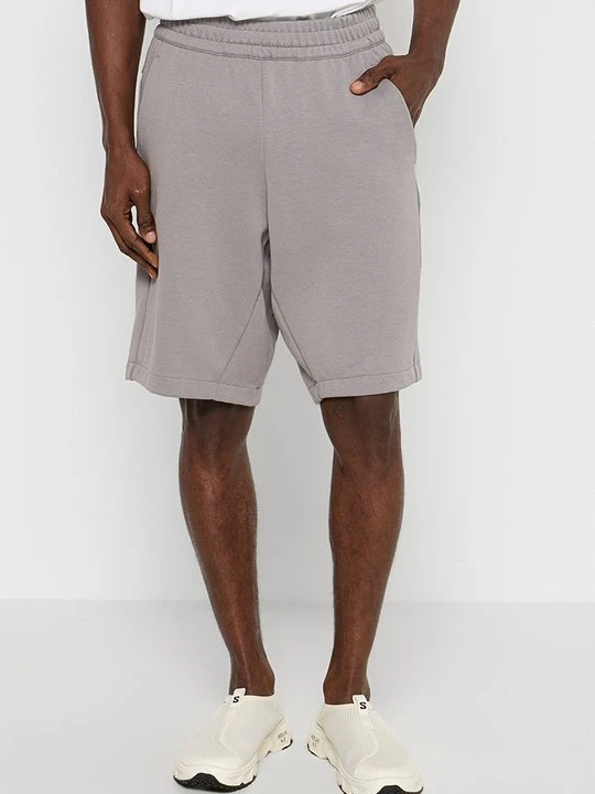 Zdjęcie produktu Krótkie spodenki sportowe EA7 Emporio Armani jasnoszary
