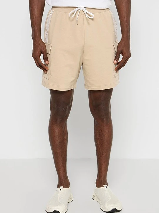 Zdjęcie produktu Krótkie spodenki sportowe EA7 Emporio Armani piaskowy