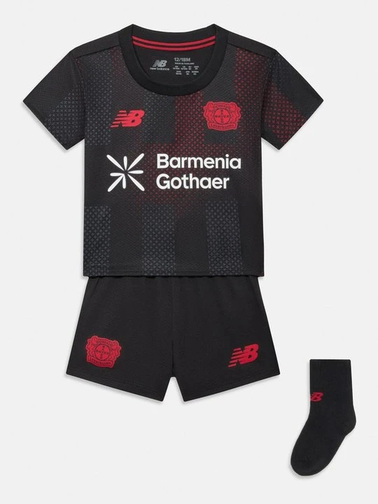 Zdjęcie produktu Krótkie spodenki sportowe New Balance czerwony