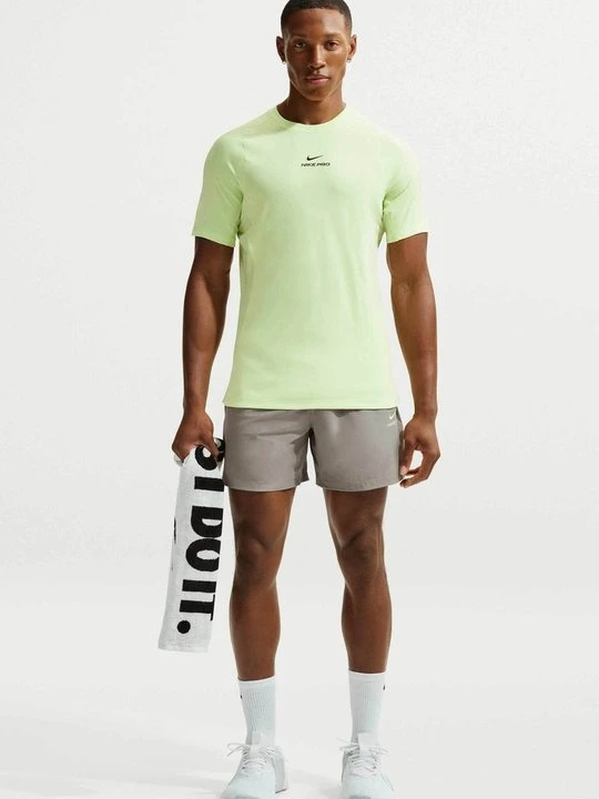Zdjęcie produktu Krótkie spodenki sportowe Nike khaki