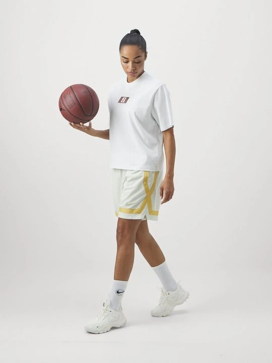 Zdjęcie produktu Krótkie spodenki sportowe Nike mleczny