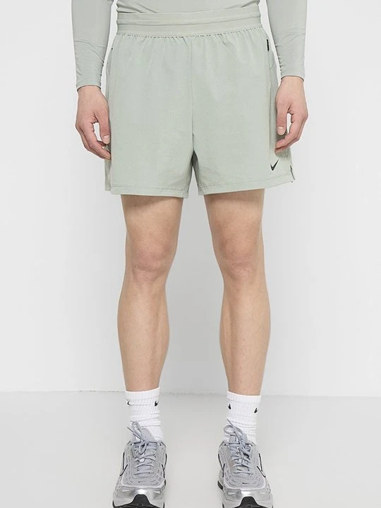Zdjęcie produktu Krótkie spodenki sportowe Nike jasnozielony