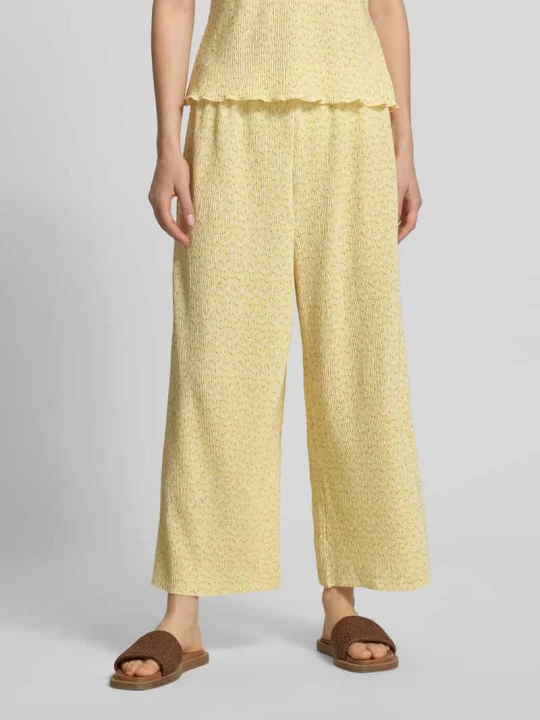 Zdjęcie produktu Kuloty o kroju regular fit ze wzorem na całej powierzchni model 'FLORA' Pieces Jasnożółty