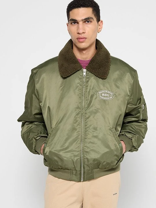 Zdjęcie produktu Kurtka Bomber BDG Urban Outfitters khaki