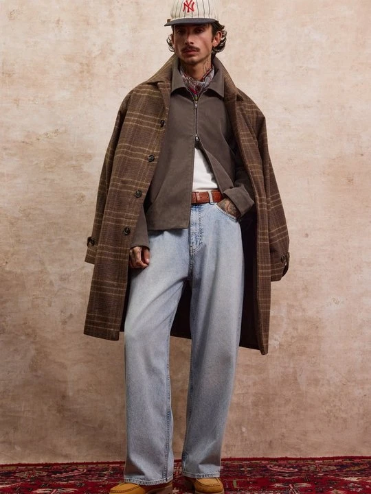 Zdjęcie produktu Kurtka Bomber BDG Urban Outfitters brązowy