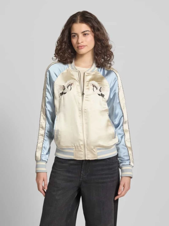 Zdjęcie produktu Kurtka bomber z haftem z motywem i logo Superdry Jasnoniebieski