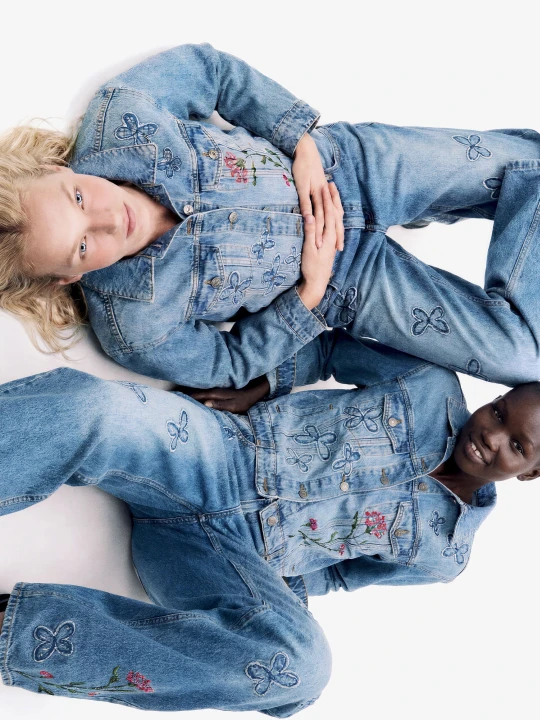 Zdjęcie produktu Kurtka denim haftowana 100% bawełna Desigual niebieski