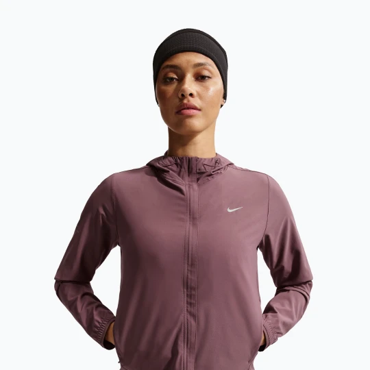 Zdjęcie produktu Kurtka do biegania damska Nike Swift Repel Packable tattoo Brązowy