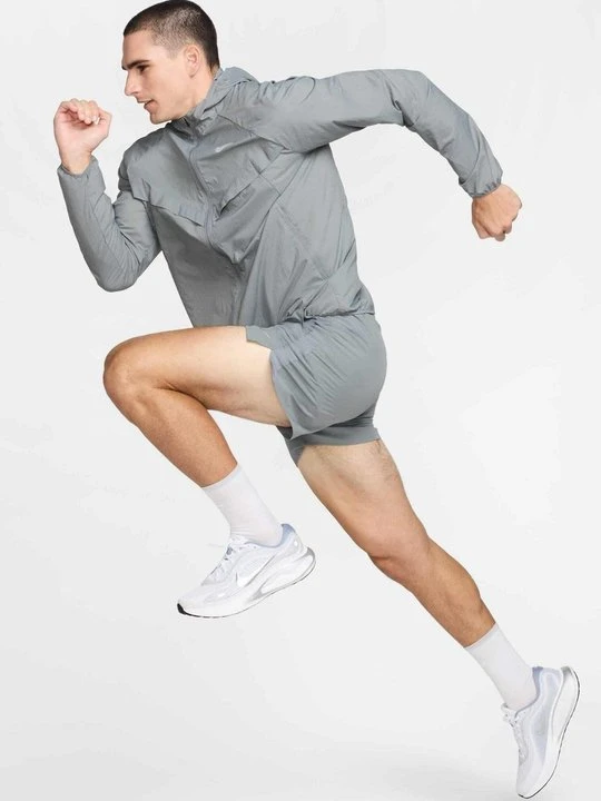 Zdjęcie produktu Kurtka do biegania Nike szary