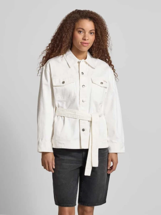 Zdjęcie produktu Kurtka dżinsowa w kroju regular fit z odpinanym paskiem w talii Calvin Klein Jeans Biały