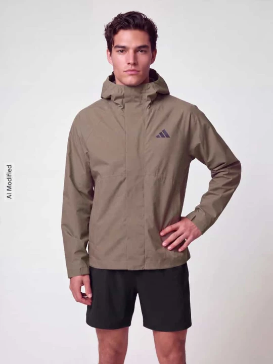 Zdjęcie produktu Kurtka funkcyjna z odblaskowym detalem z logo Adidas Khaki