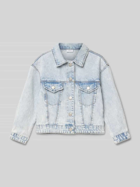 Zdjęcie produktu Kurtka jeansowa z kieszeniami z patką na piersi model ‘MILA’ NAME IT Jasnoniebieski