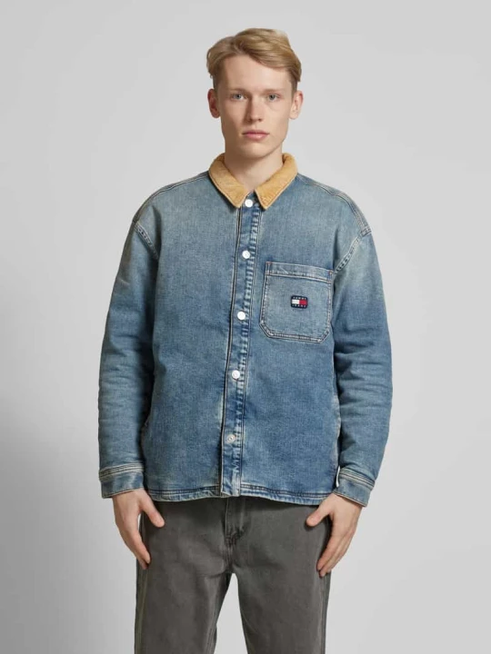 Zdjęcie produktu Kurtka jeansowa z nakładaną kieszenią na piersi model ‘COACH’ Tommy Jeans Jeansowy niebieski